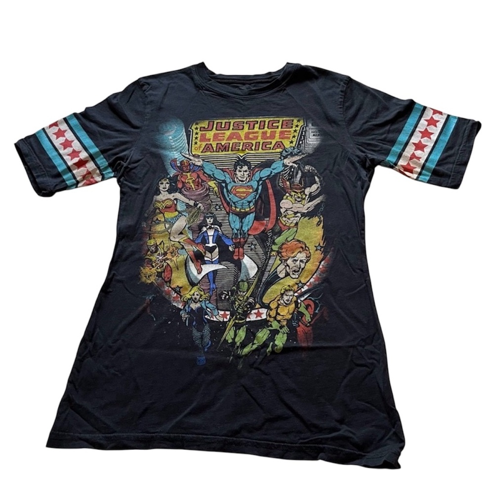 Vtge style DC Comics  Justice League womens  tshirt  M Marvel comics superheroes